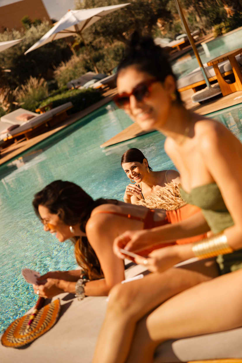 Marph Oasis Pool Sunbed Swimming Three Woman Palmtrees Cards Sun Blue Sky