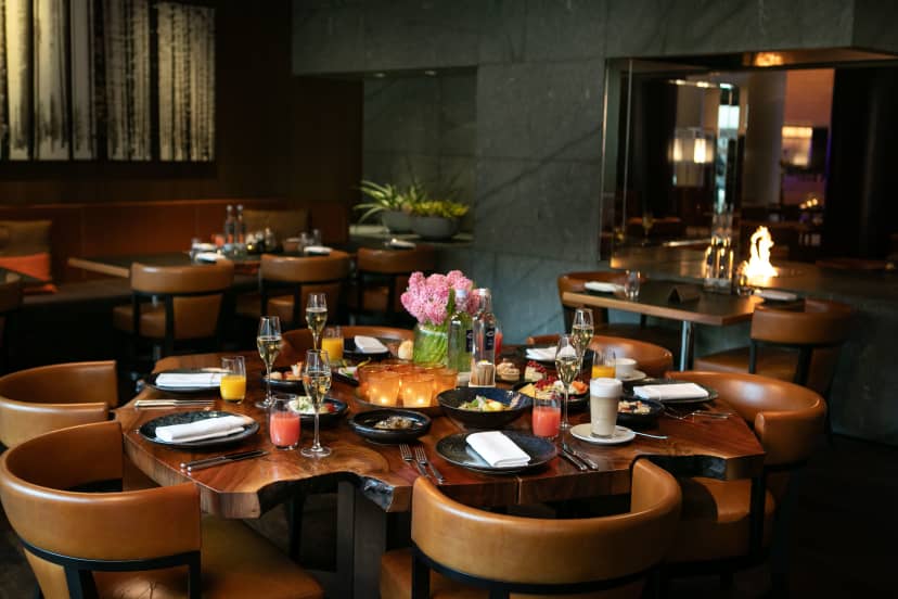 Bistro Mitte Foto Von White Kitchen 20250123 Extra Grand Brunch Tisch