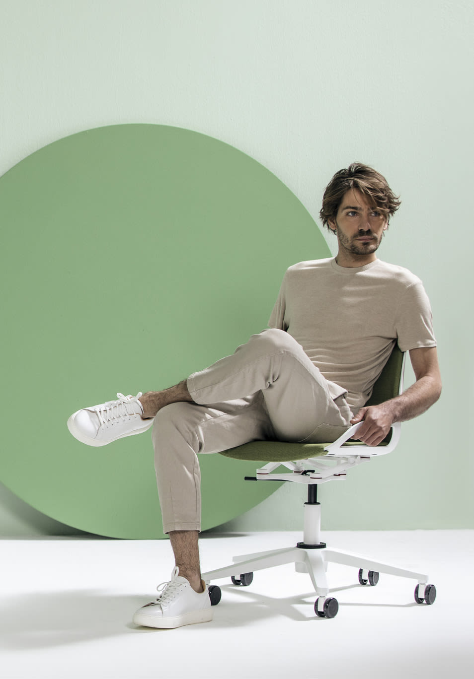 Aeris: home-office chairs by Wekendo