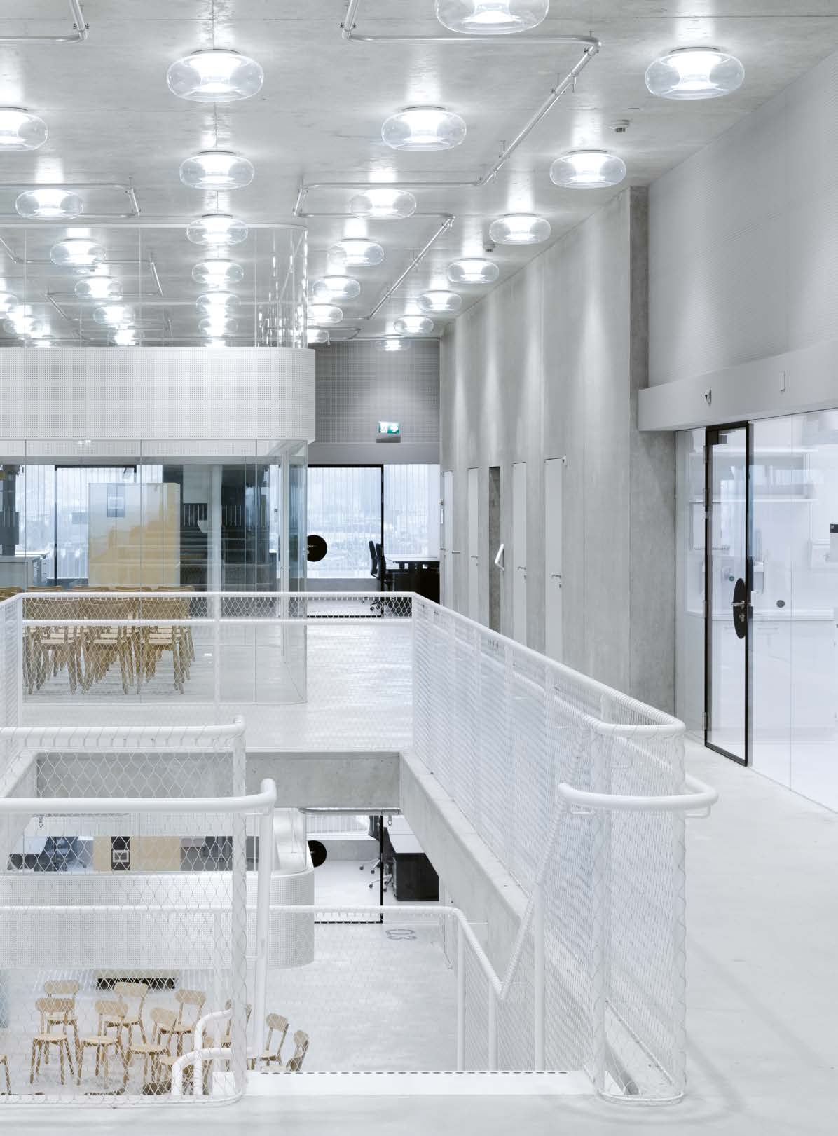 Regent: office lighting by Wekendo