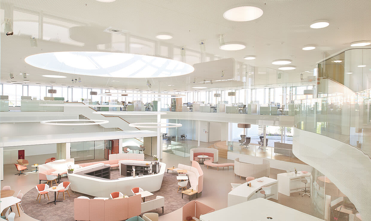 Regent: office lighting by Wekendo