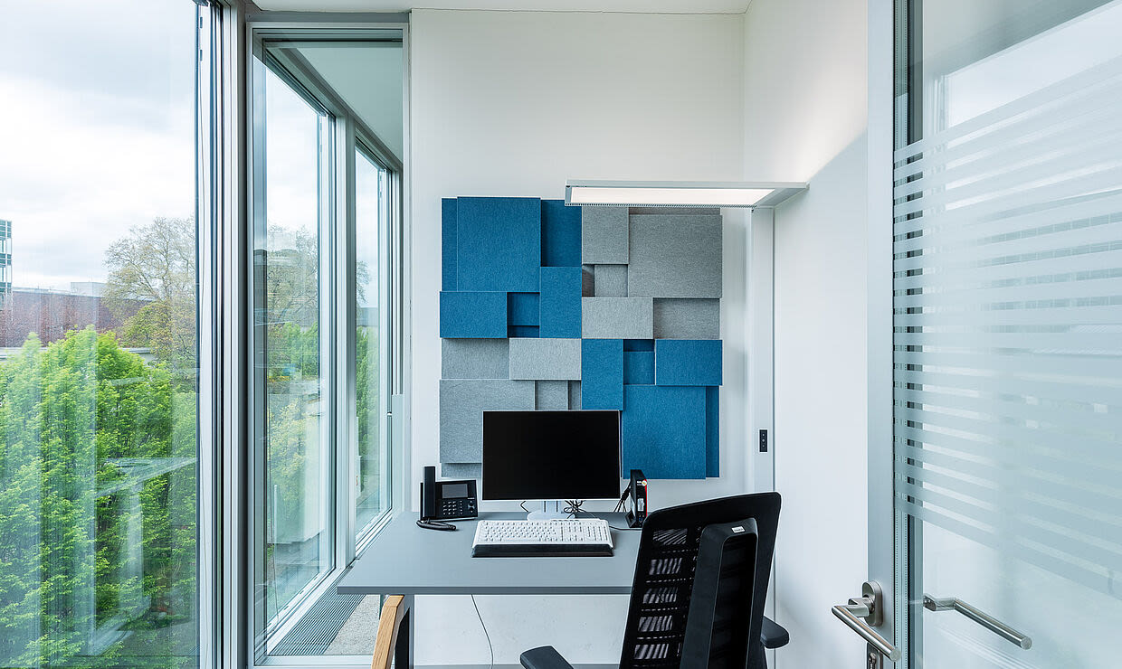 Regent: office lighting by Wekendo