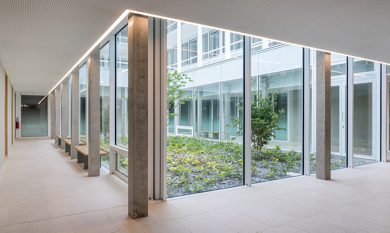 Regent: office lighting by Wekendo