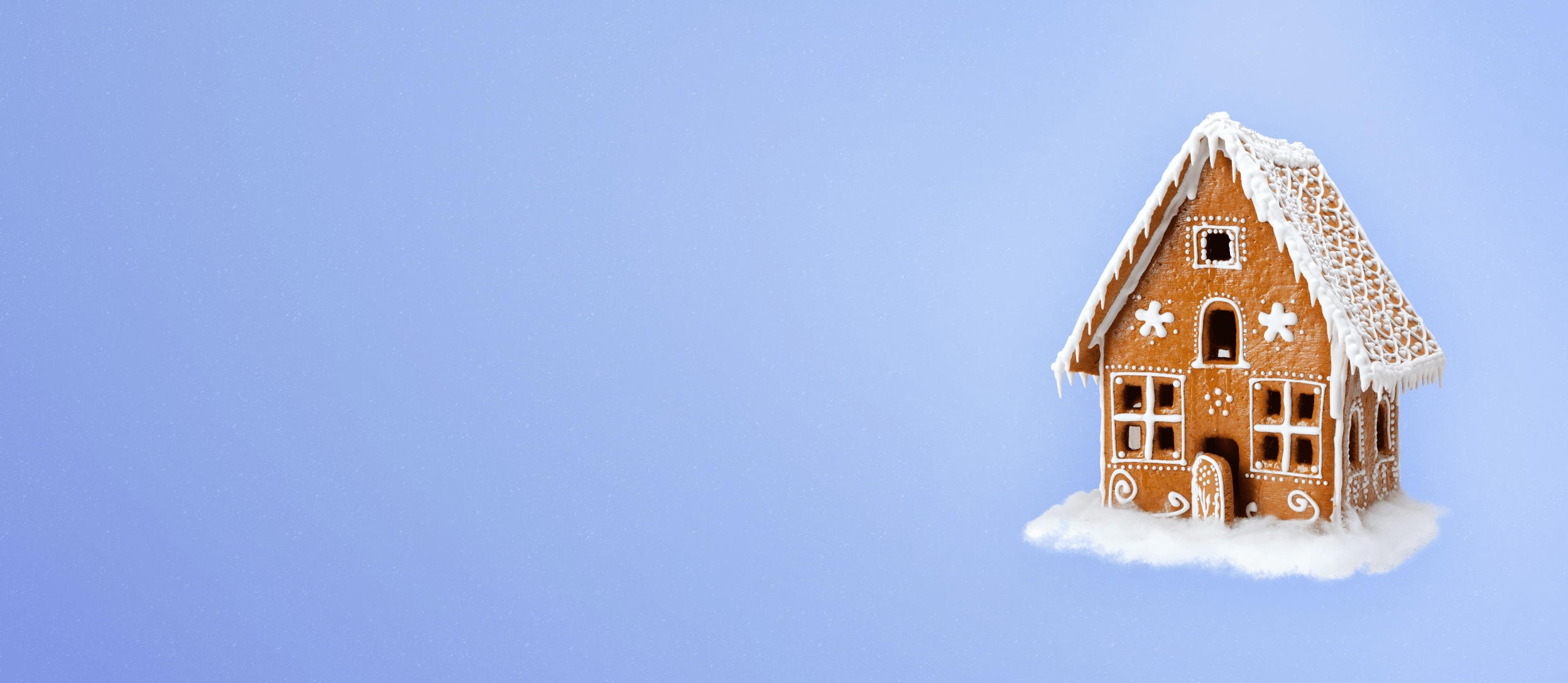 Gingerbread house decorated with frosting (large)