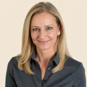 Dr Claudia Maizen