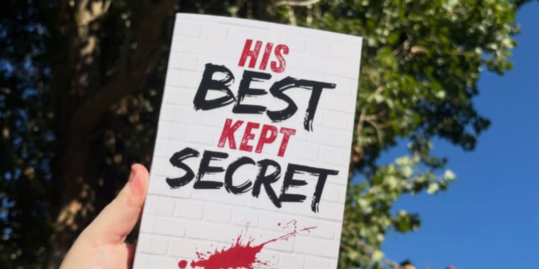 Book 11 from T.A.Rosewood and it’s another 5 stars from me! When she’s not