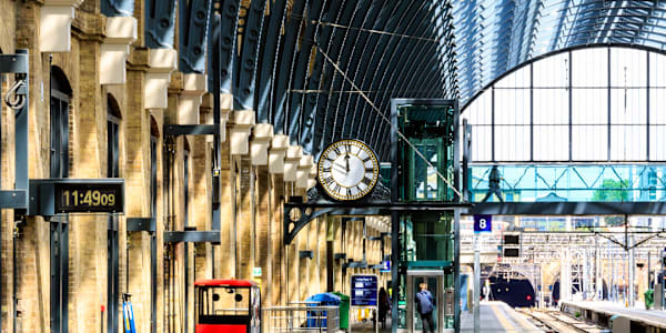 King's Cross Leavings and meetings, arrivals and goingsInto the station,