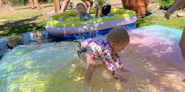 Making a Splash Splash!&nbsp; Skid! Sprinkle! Shriek! The neighborhood