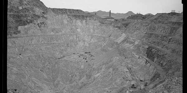The Lavender Pit and the Town of Lowell, 1954 to 1974 The Lavender Pit at