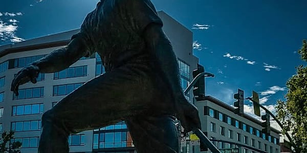 "Meet me at Willie ..." Fans use the bronze statue of Willie Mays in front