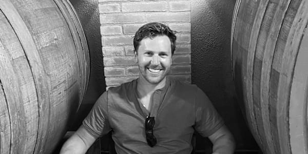 Kendra Interviews... D.H. Hoskins! Hello, everyone! Kendra Cassidy here,