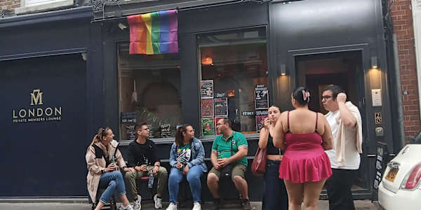 HELEN of TROY BAR SOHO REVIEW  Helen of Troy Bar Review - 5 July 2025I