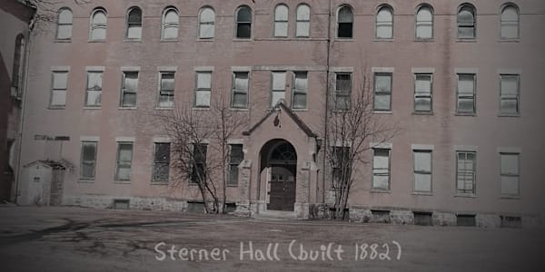 Spiritus Machinae During the First World War, on a small university campus