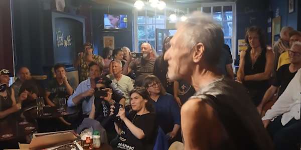 STEVE DIOR BAND ROCKED THE STEWART ARMS IN NOTTING HILL  The Search Is