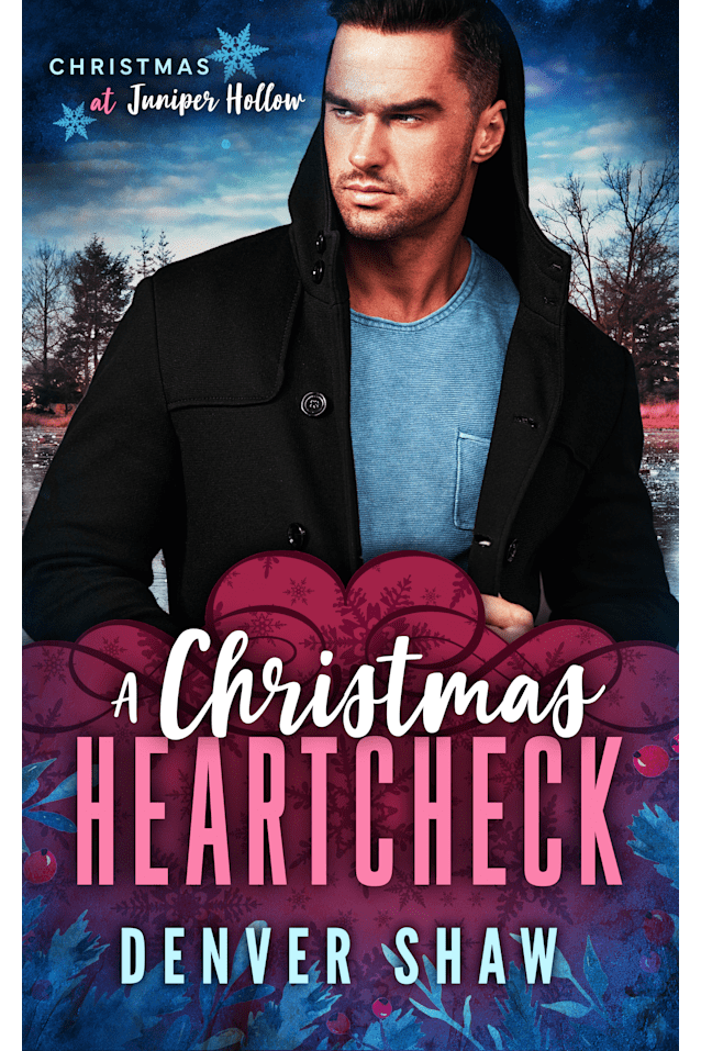 A Christmas Heartcheck: A Small-Town MM Holiday Romance
