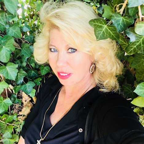 About | Gayleen Boren | Author of From Dust to Crown