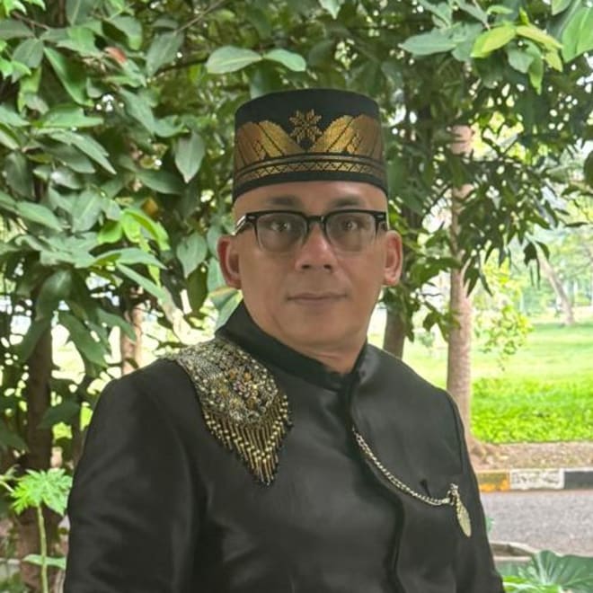 Kamaruzzaman Bustamam Ahmad