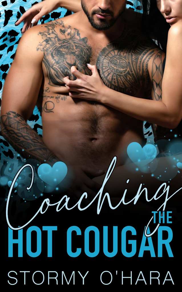 Coaching the Hot Cougar: A spicy, reverse-age gap, instalove, 00s, paranormal cougar shifter romance novella (Cougars of Howling Ridge)