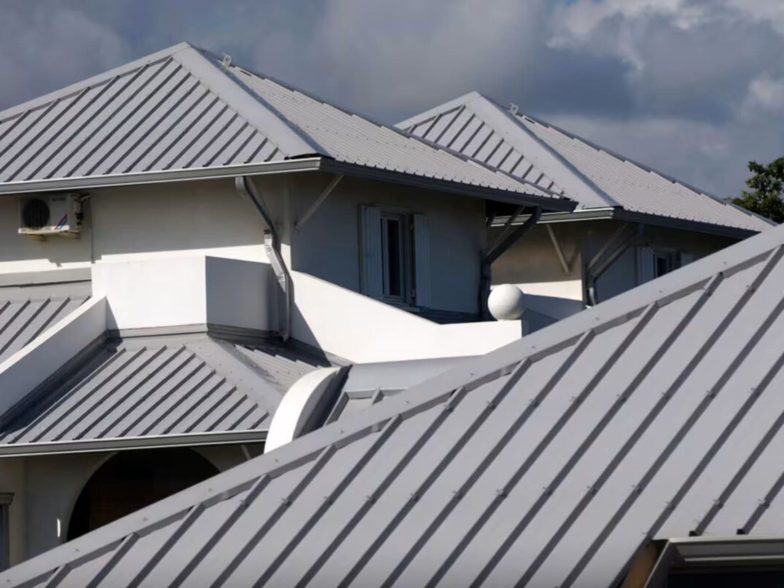 How Much Does Roof Painting Cost in Wellington, NZ?