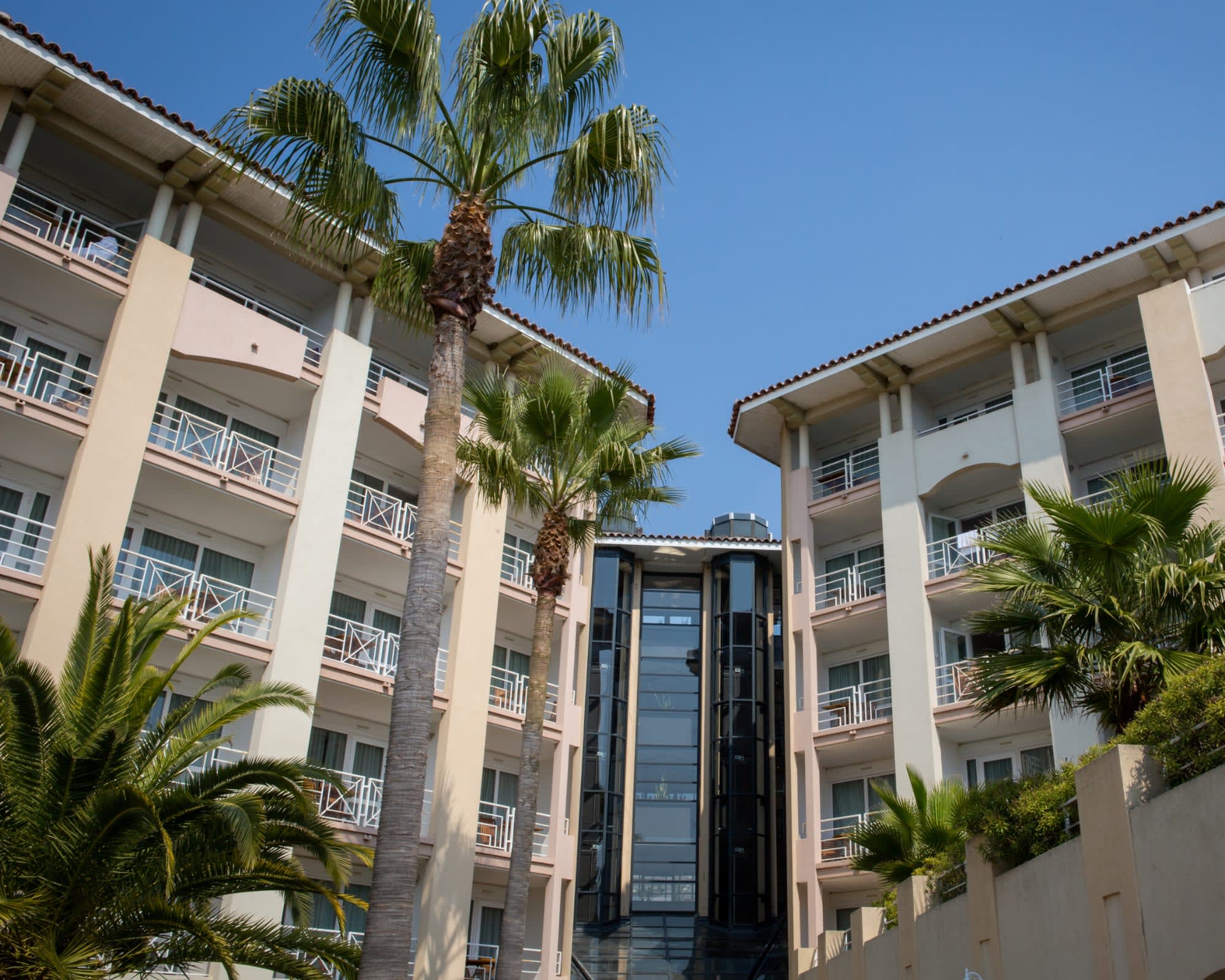 Facade2 Mercure Port Frejus  - hôtel thalasso Méditerranée