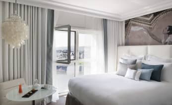 Chambre classique vue partielle Port ou Mer Cures Marines Hotel Trouville MGallery Collection Trouville-sur-Mer - chambre Nor