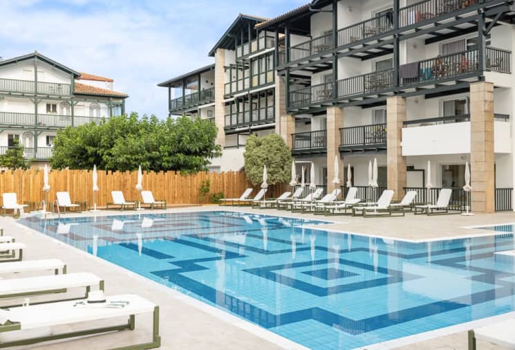 Piscine Relais Hendaye - Ibaïa  - service hôtel Côte Basque