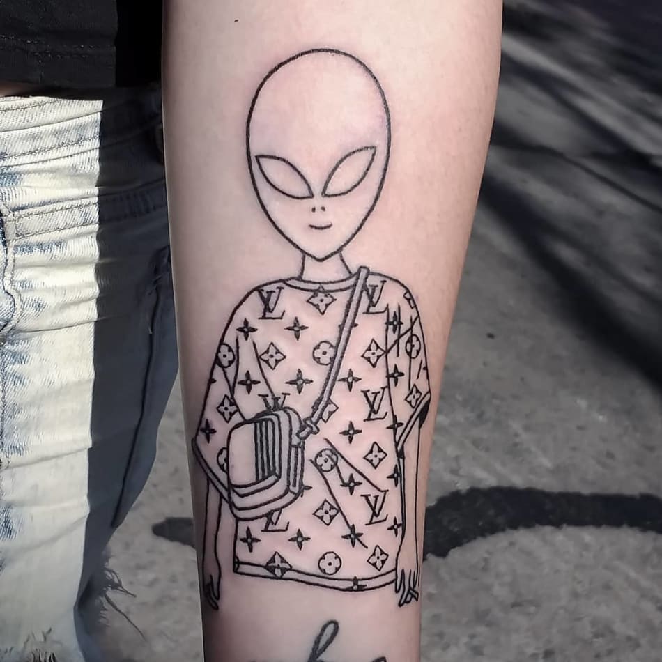 Alien with versace shirt tattoo