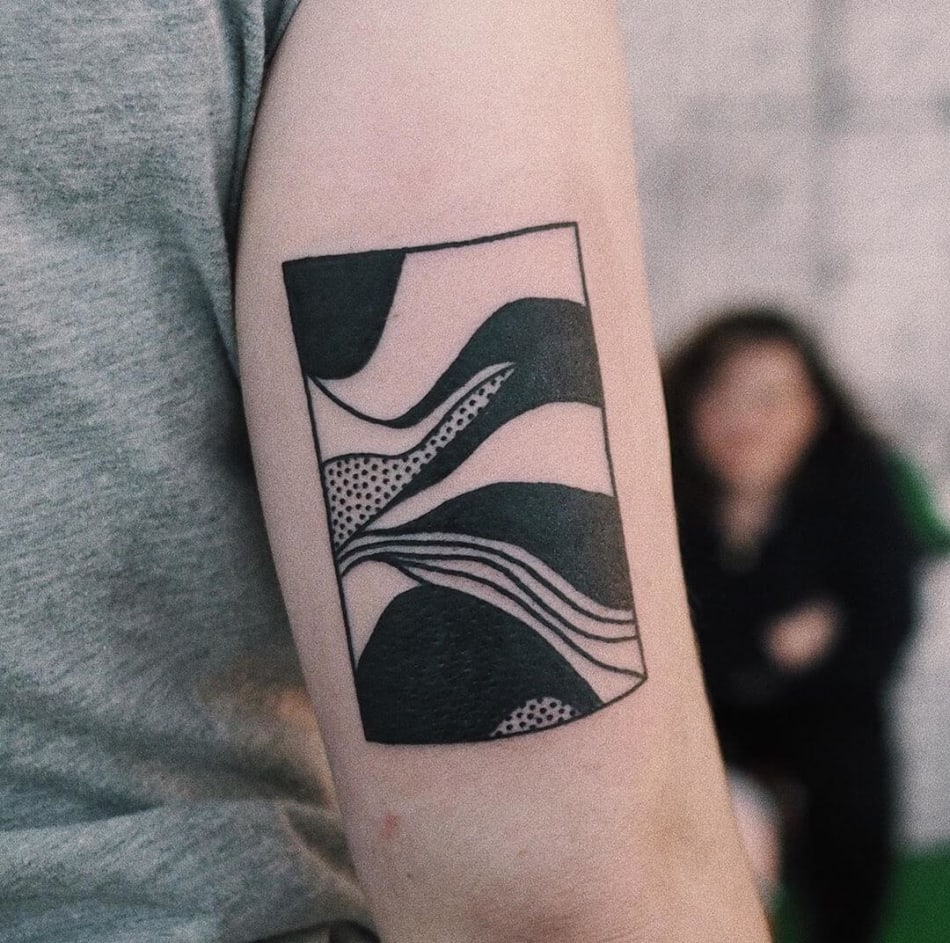 avstract flow tattoo by Deuxpointzero