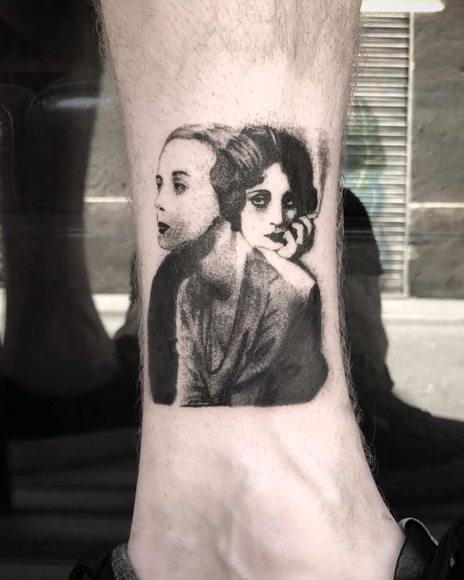 glitched illustrated and photographic woman tattoo by Jerome Wojny