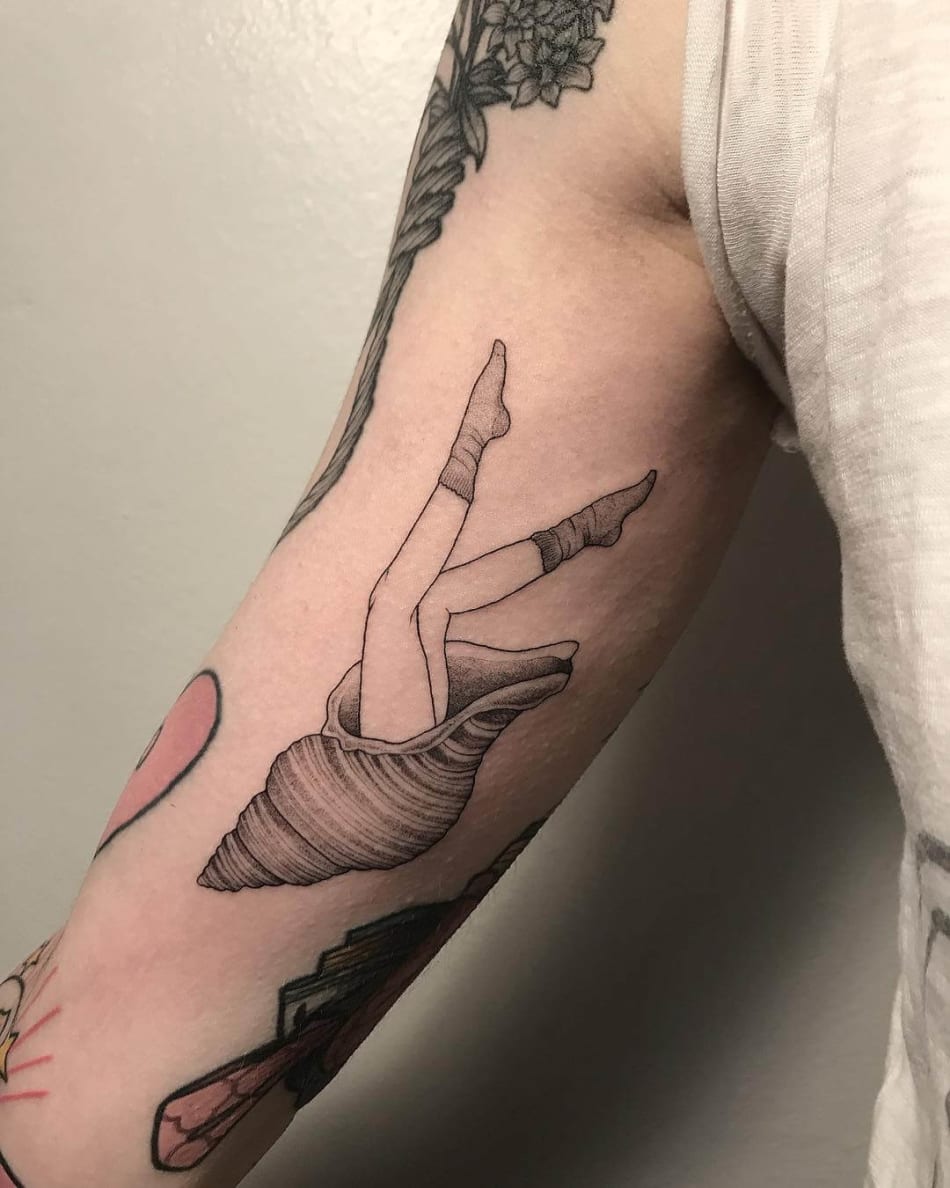Labigotta sea shell tattoo
