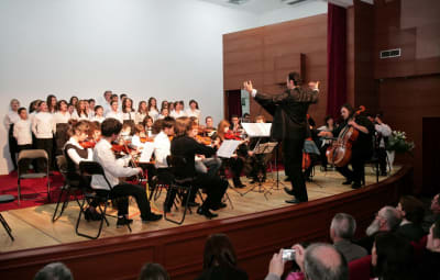 Instrumentenpflege an der Musikschule Gjakova