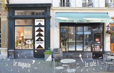 les devantures du magasin et du futur café