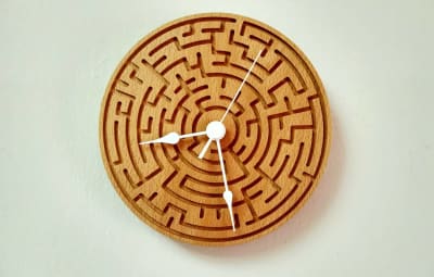 Labyrinth λamda Wall Clock