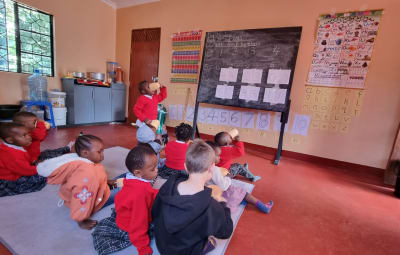 A (pre-)school for Akheri
