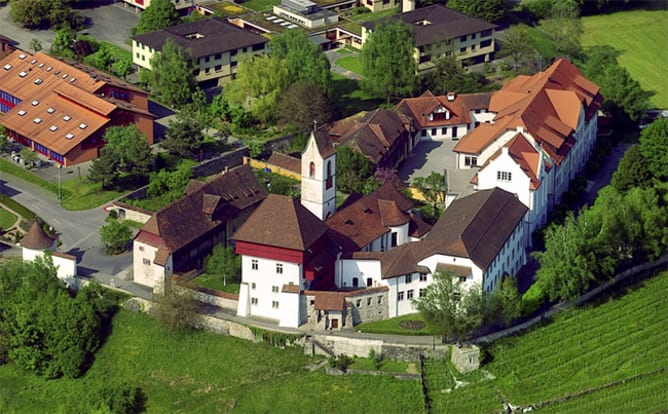 Die Kommende Hohenrain, mit dem historischen Teil der Schule.