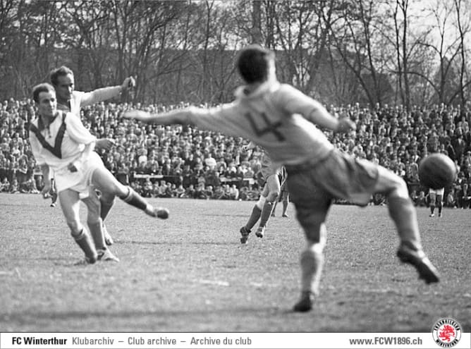 1958/59: Die FCW-Spieler Zürcher und Kaspar auf der Schützenwiese