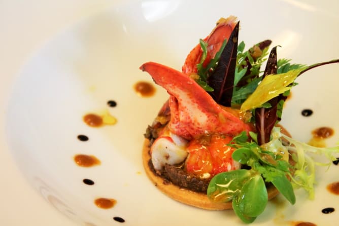 Tarte fine de homard et tapenade