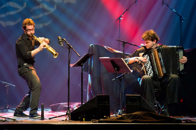 Vincent Peirani, begnadeter französischer Akkordeonist, Musiker des Jahres in Frankreich und Deutschland, mit Emile Parisien, Tenor-Saxophonist