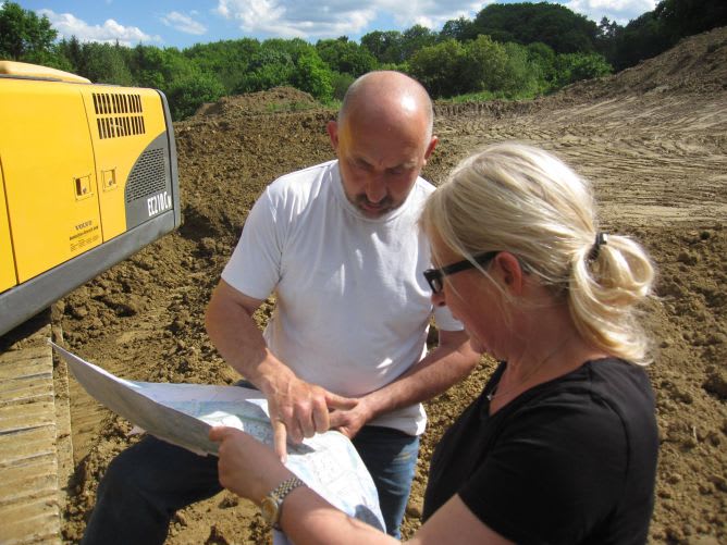 Beim Arbeiten und Pläne schmieden