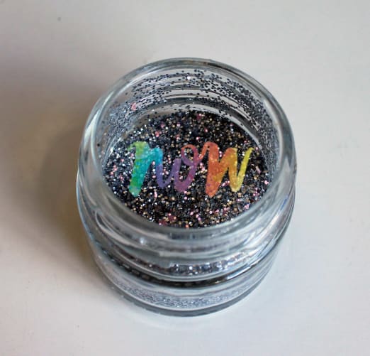 The NOW glitter makes you shine responsibly: 100% biodegradable.