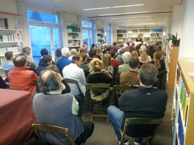 Vernissage der Erstauflage in der gut besuchten historischen Bibliothek und spannende Lesung im proppenvollen Saal der Zentralbibliothek Solothurn.