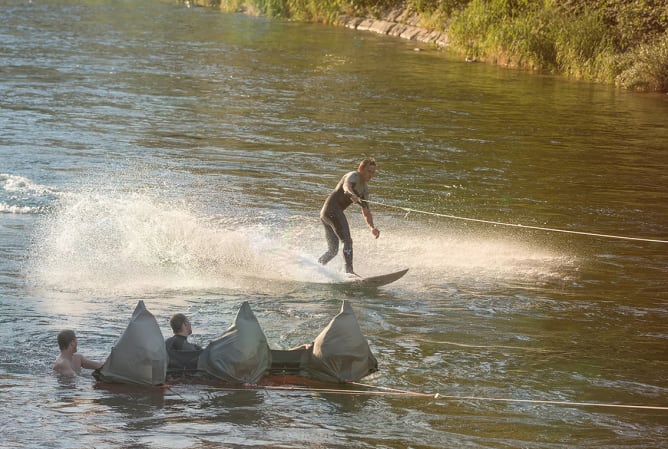 UP STREAM SURFING in der Limmat