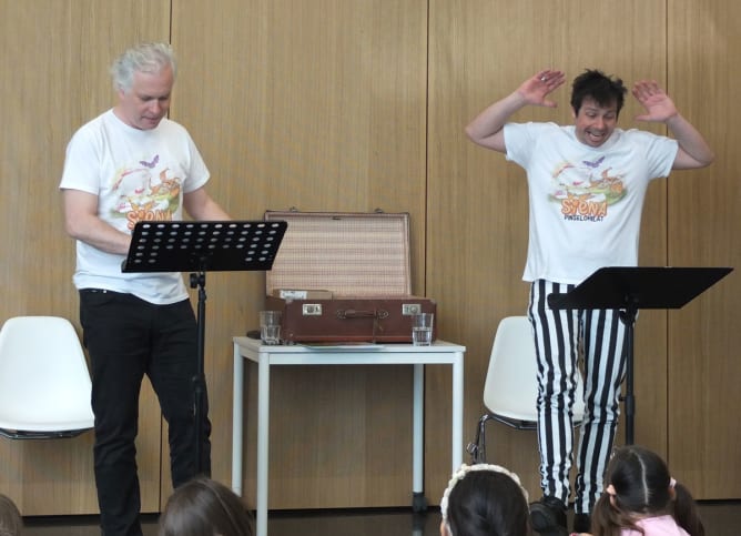 Michael und Markus bei der Lesung in Joanneum in Graz.