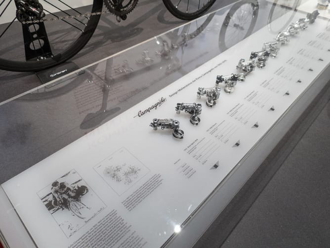 Visuelle Referenz für Velokomponenten. Campagnolo Meilensteine 1952-2013