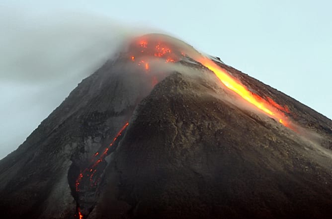 Merapi-Eruption-01