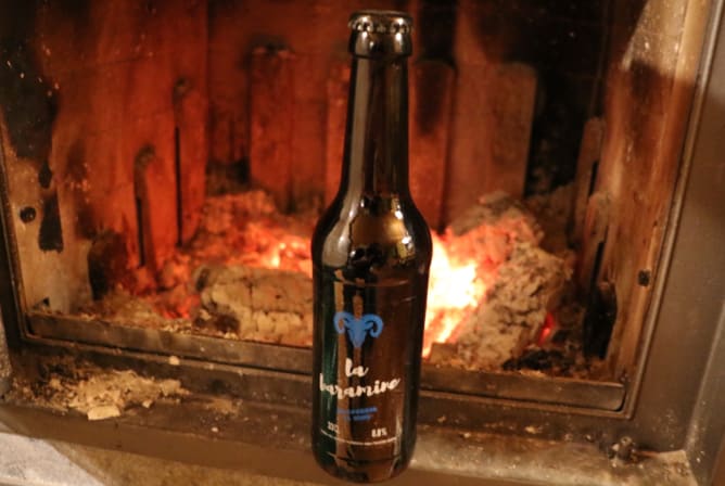 La Baramine, notre american porter (noire) tout en rondeur avec une bonne pointe chocolatée qui accompagnera vos soirées au coin du feu. A gagné la 3ème place du concours Beer Celebration 2017 de Lausanne