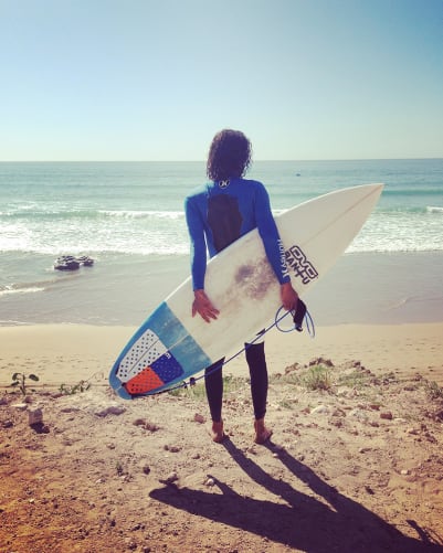 Surfing the waves-Packages: Youssef gibt dir in einer Privatlektion während zwei Stunden Tipps und Tricks. 