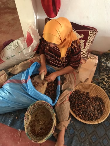 Argan Beauty: ....and the nuts are peeled, processed and pressed by women in the neighbouring village. 