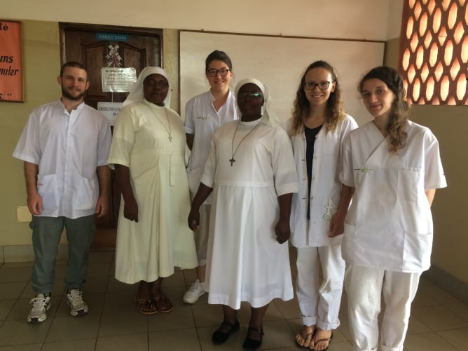 En compagnie de la directrice et de la sous-directrice de Regina Pacis