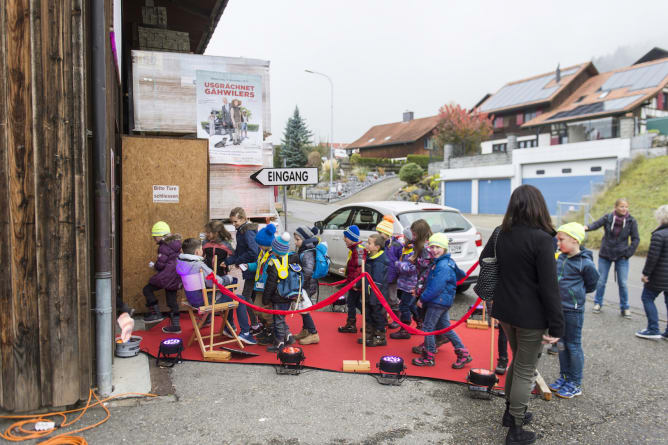 Auf dem roten Teppich ins Dorfkino